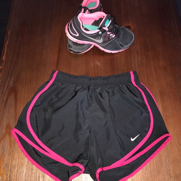 Nike Pants - Nike dri-fit shorts small